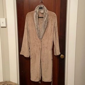 SUPER SOFT COZY ROBE!!